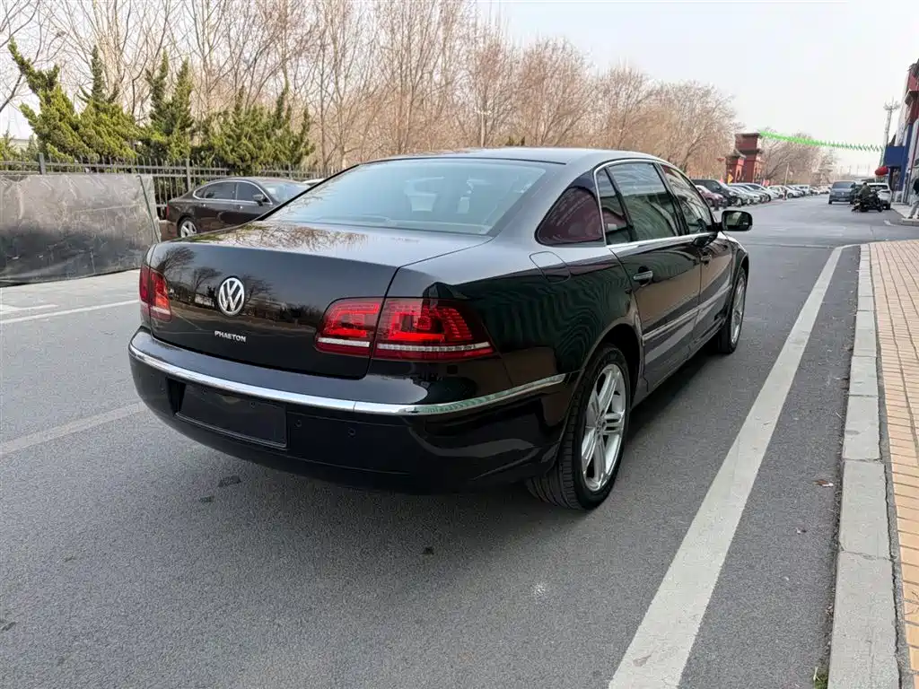 Volkswagen Phaeton 2015 — фото 11