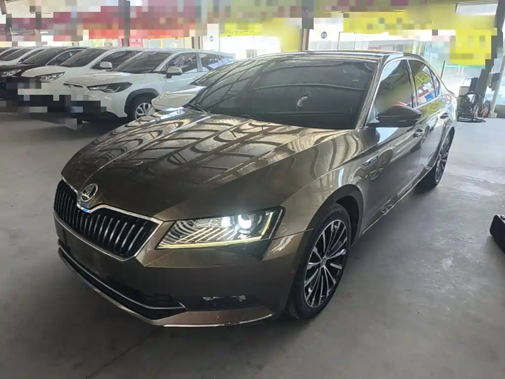 Skoda Superb 2016 — фото 1