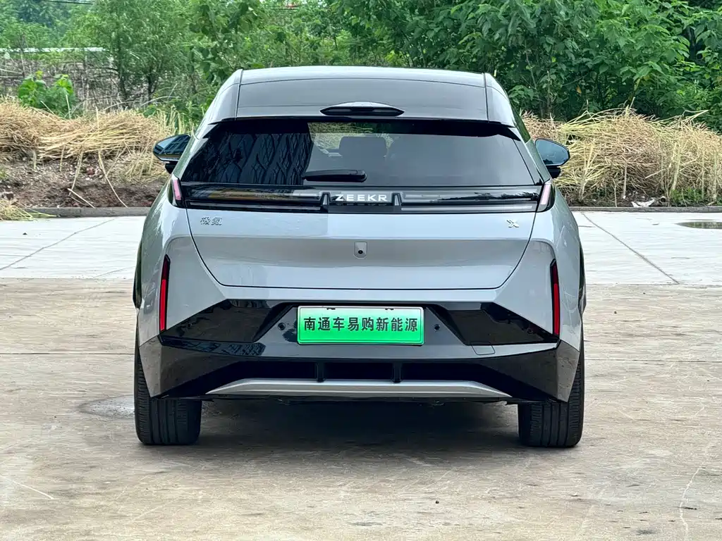 Zeekr X 2024