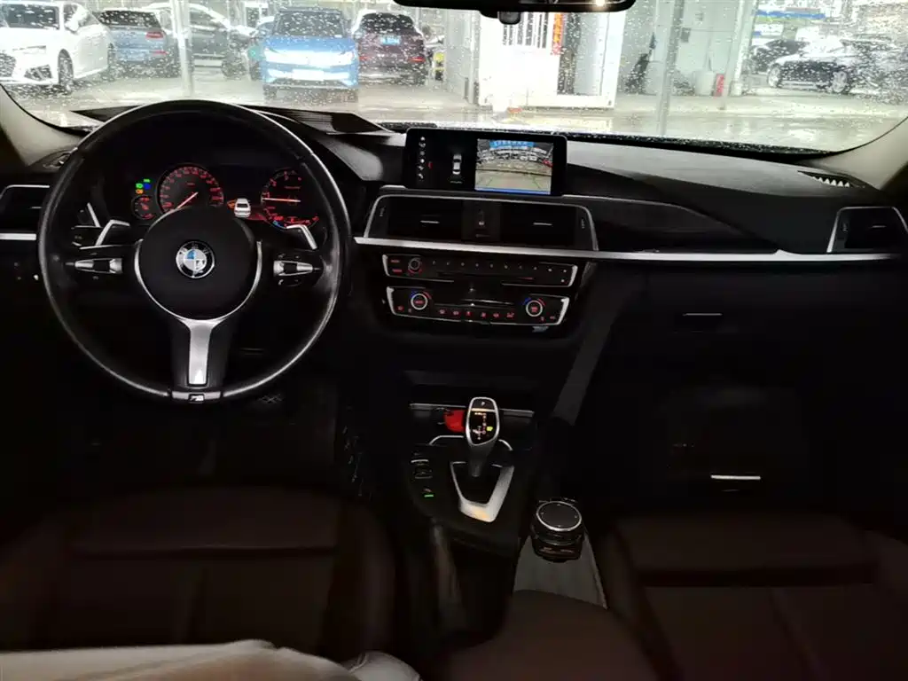 BMW 3 Series 2017 — фото 10
