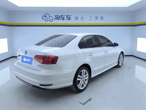 Volkswagen Sagitar 2018