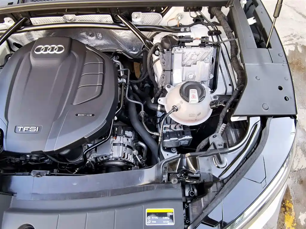 Audi Q5L Sportback 2023 — фото 11