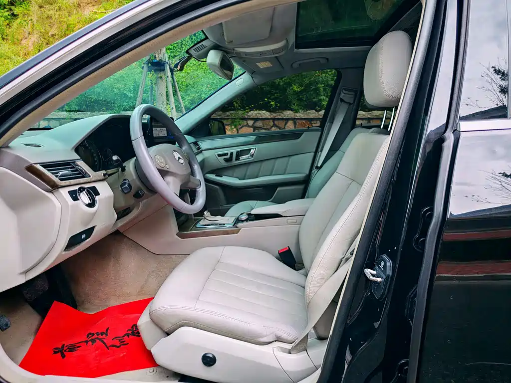 Mercedes-Benz E-Class 2010