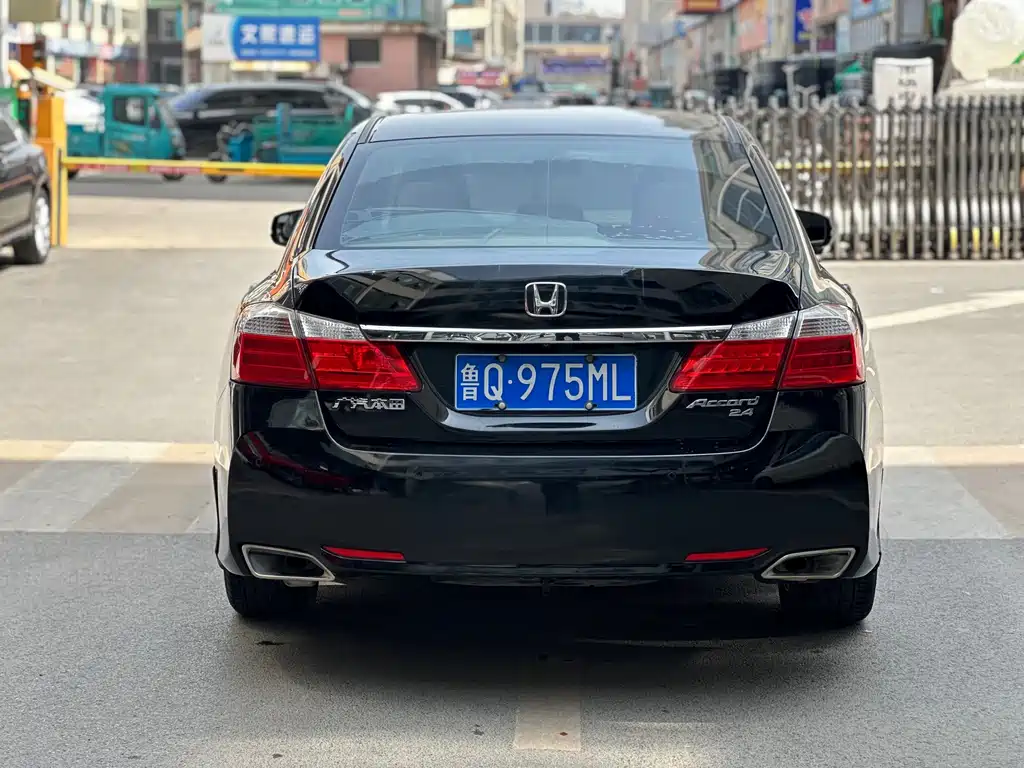 Honda Accord 2015 — фото 8