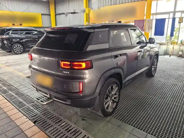 Geely ICON 2021