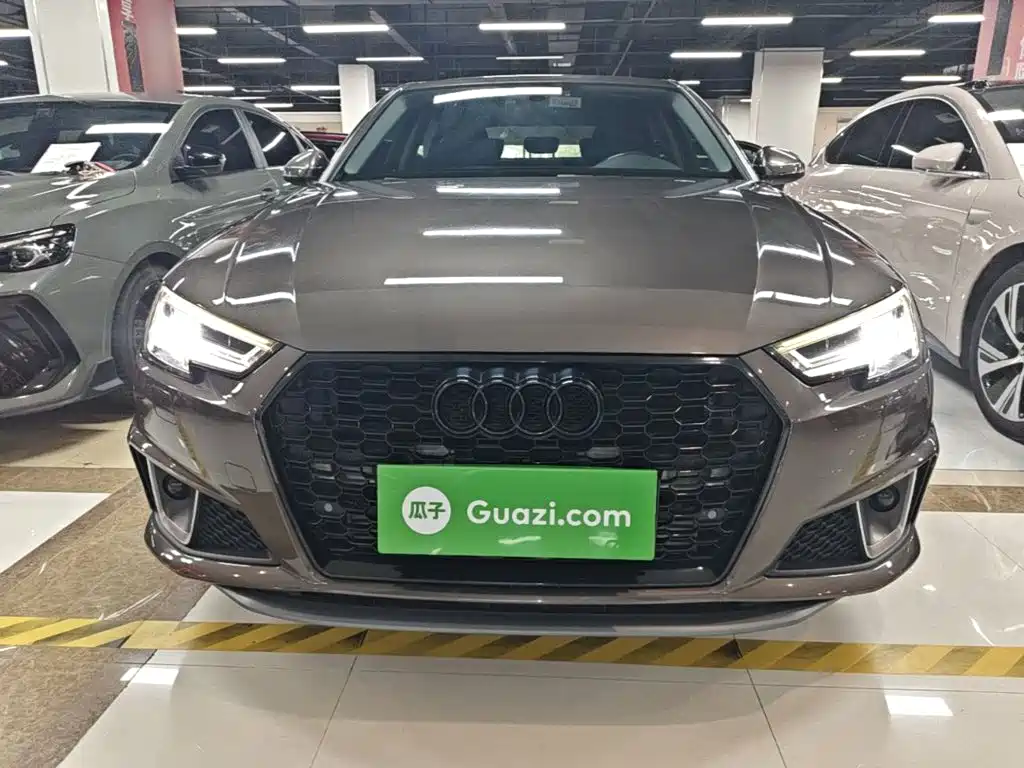 Audi A4L 2020