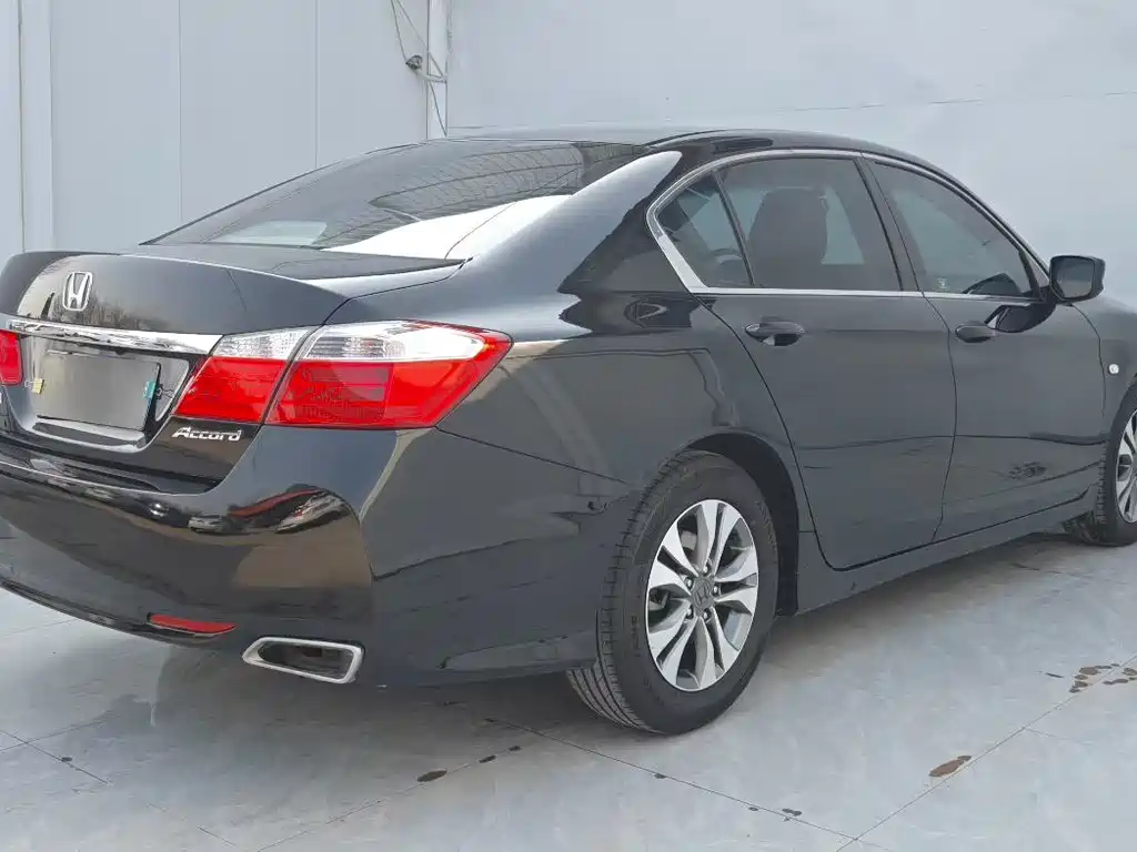 Honda Accord 2016 — фото 9