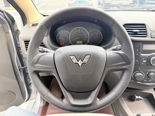 Wuling Hongguang 2016