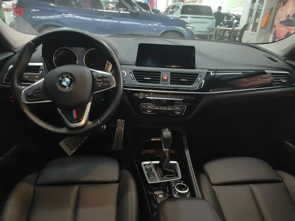 BMW 1 Series 2017 — фото 10