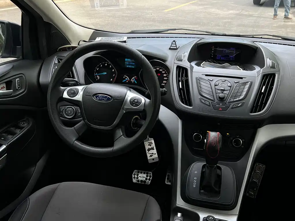Ford Kuga 2014 — фото 12