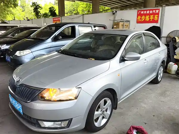 Skoda Rapid 2013