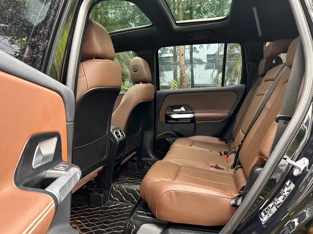 Mercedes-Benz GLB 2023