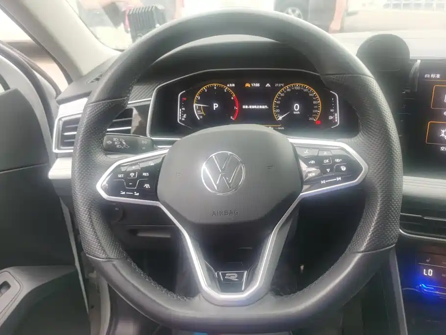 Volkswagen Tiguan L 2023 — фото 15