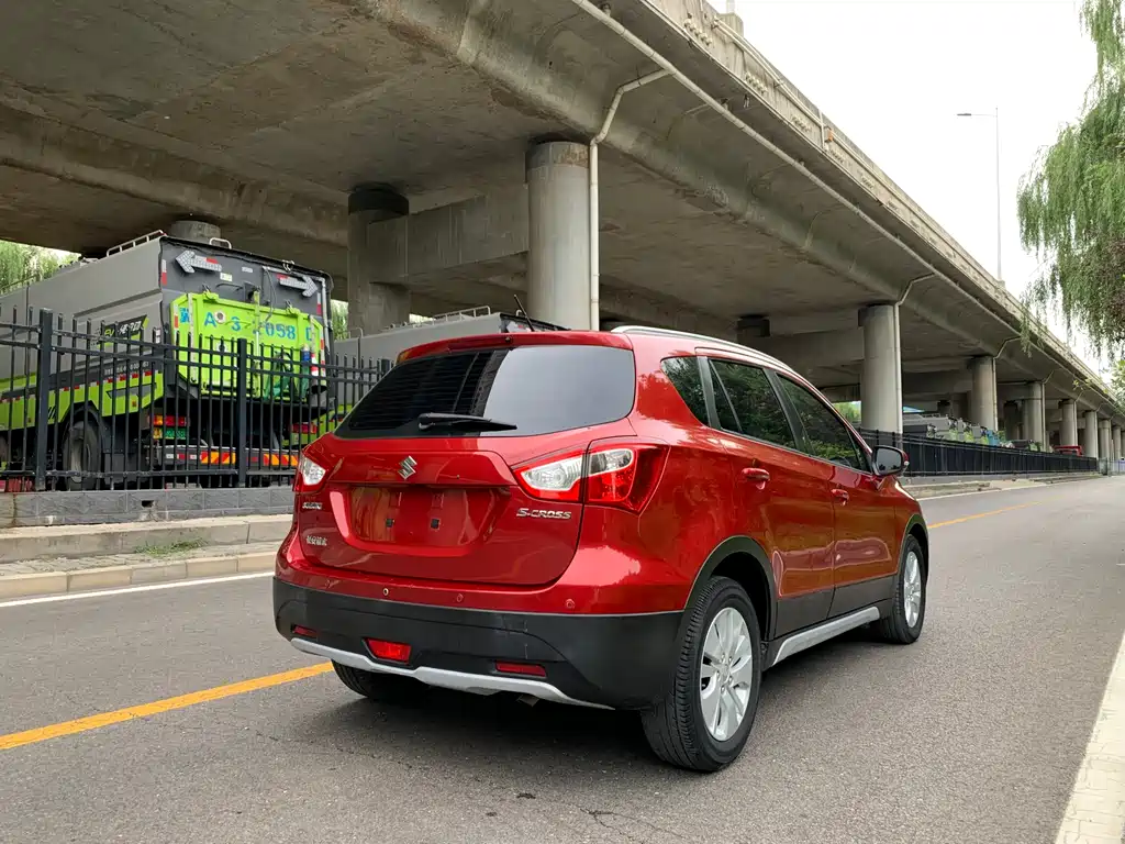 Suzuki S-Cross 2014