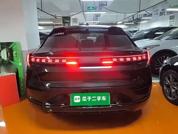 Zeekr 001 2022