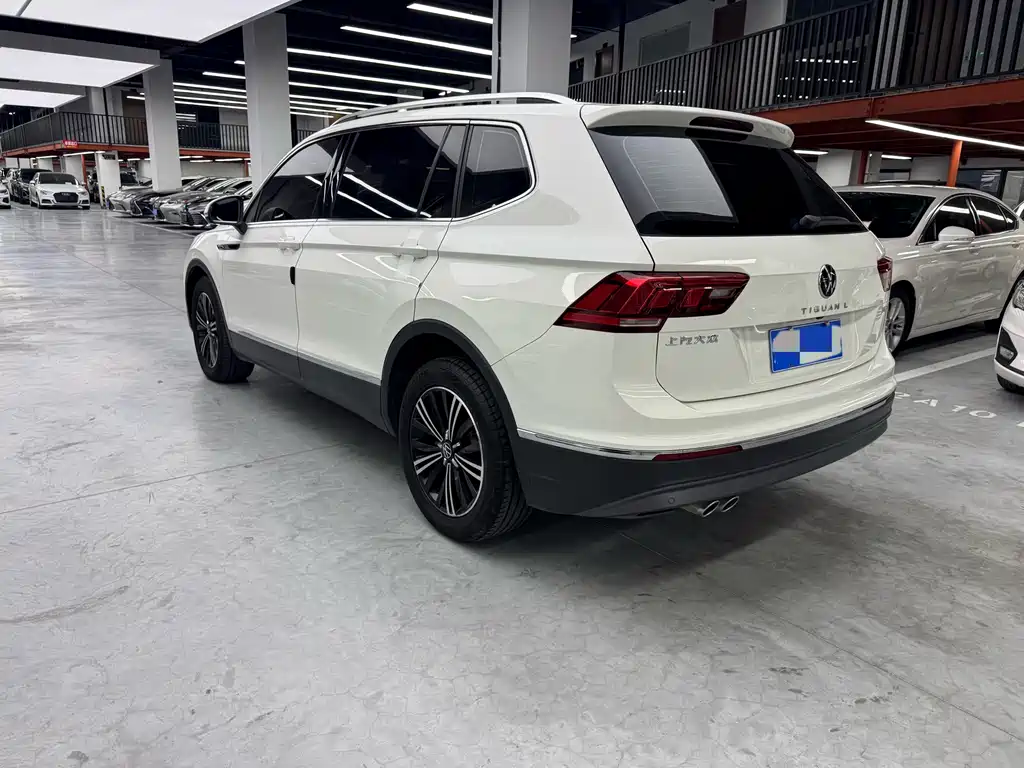 Volkswagen Tiguan L 2021 — фото 11