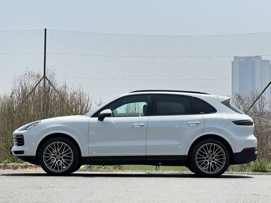 Porsche Cayenne 2023 — фото 12