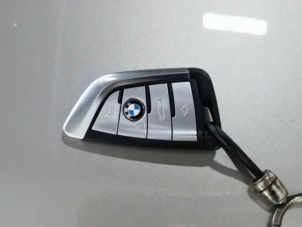 BMW 5 Series 2023 — фото 19
