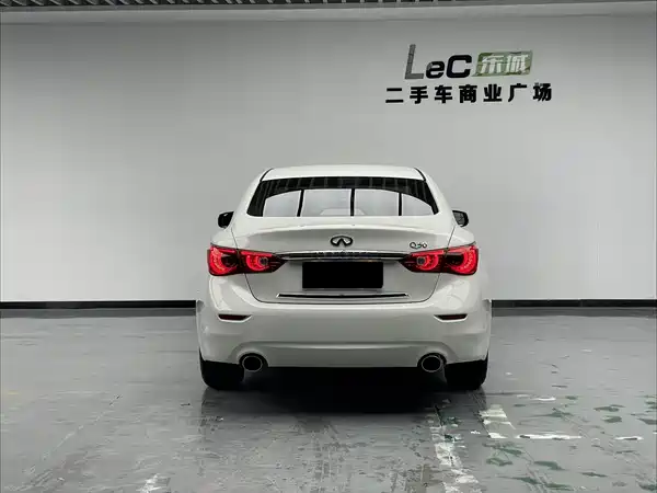 Infiniti Q50 2014