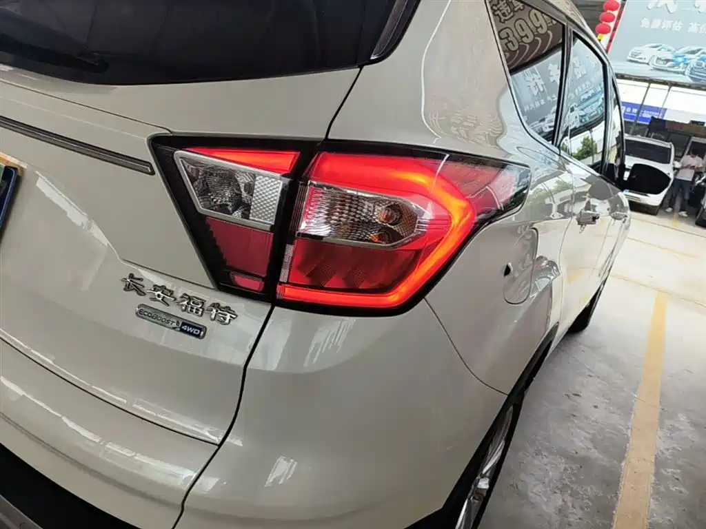 Ford Kuga 2017 — фото 8