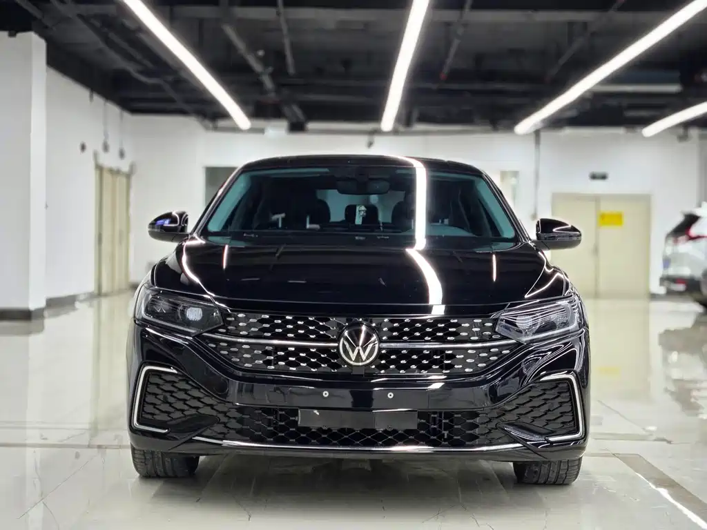 Volkswagen Passat 2024