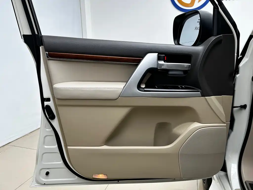 Toyota Land Cruiser 2018 — фото 4