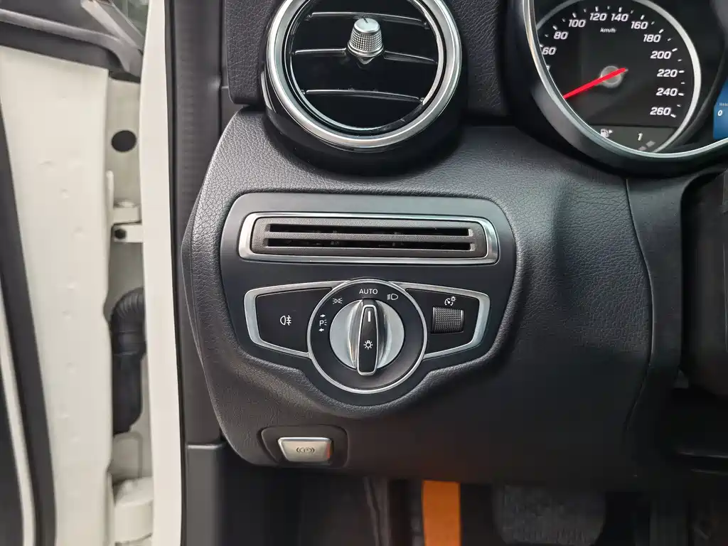 Mercedes-Benz C-Class 2019 — фото 14