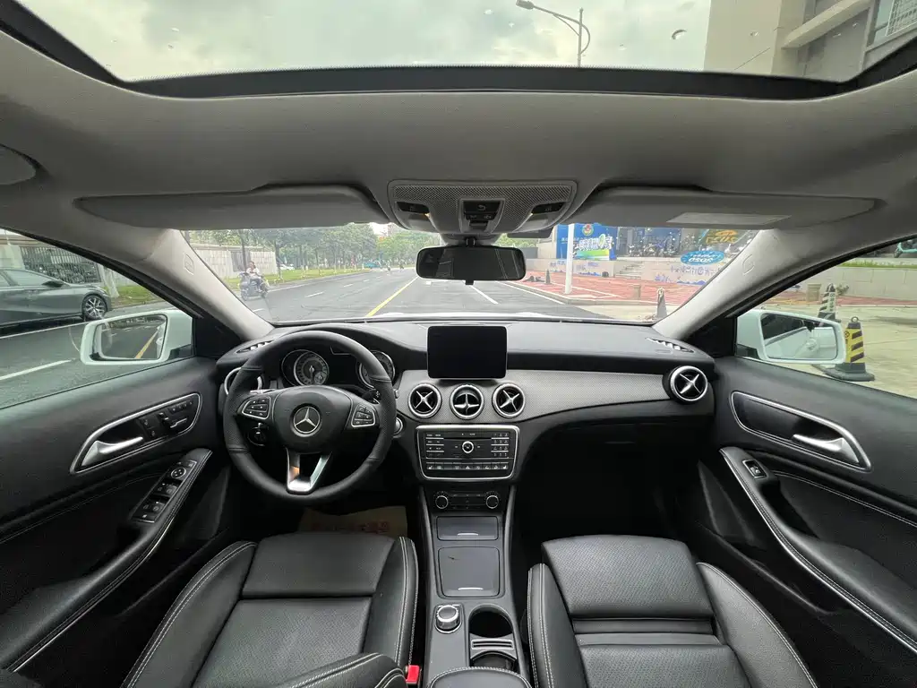 Mercedes-Benz GLA 2017 — фото 12