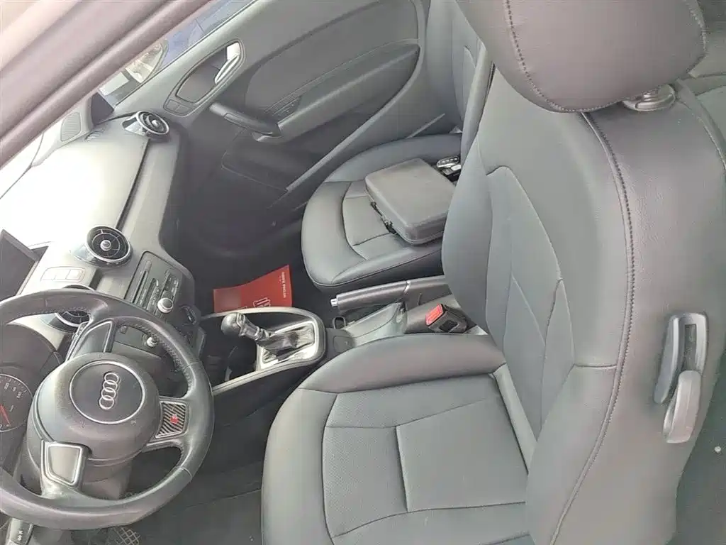 Audi A1 2015 — фото 15