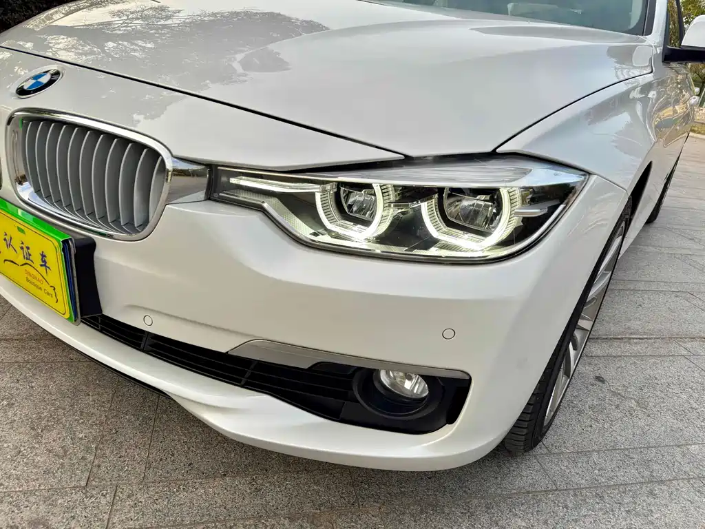 BMW 3 Series 2019 — фото 17