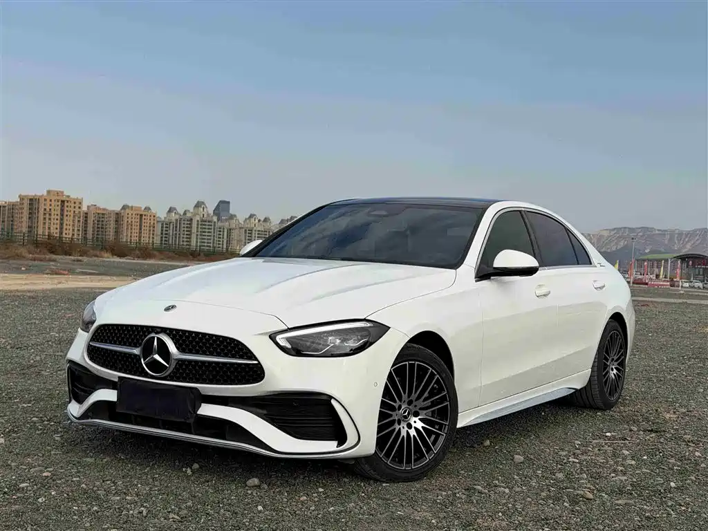 Mercedes-Benz C-Class 2025 — фото 1