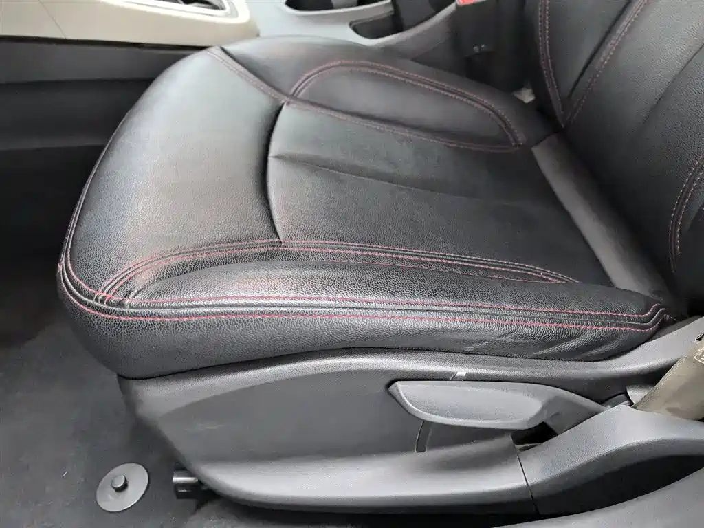 Buick Excelle 2015 — фото 20