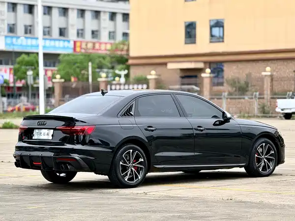 Audi A4L 2021