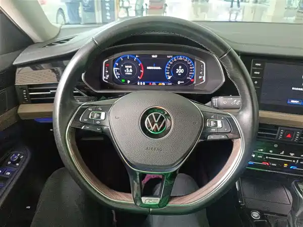 Volkswagen Passat 2021