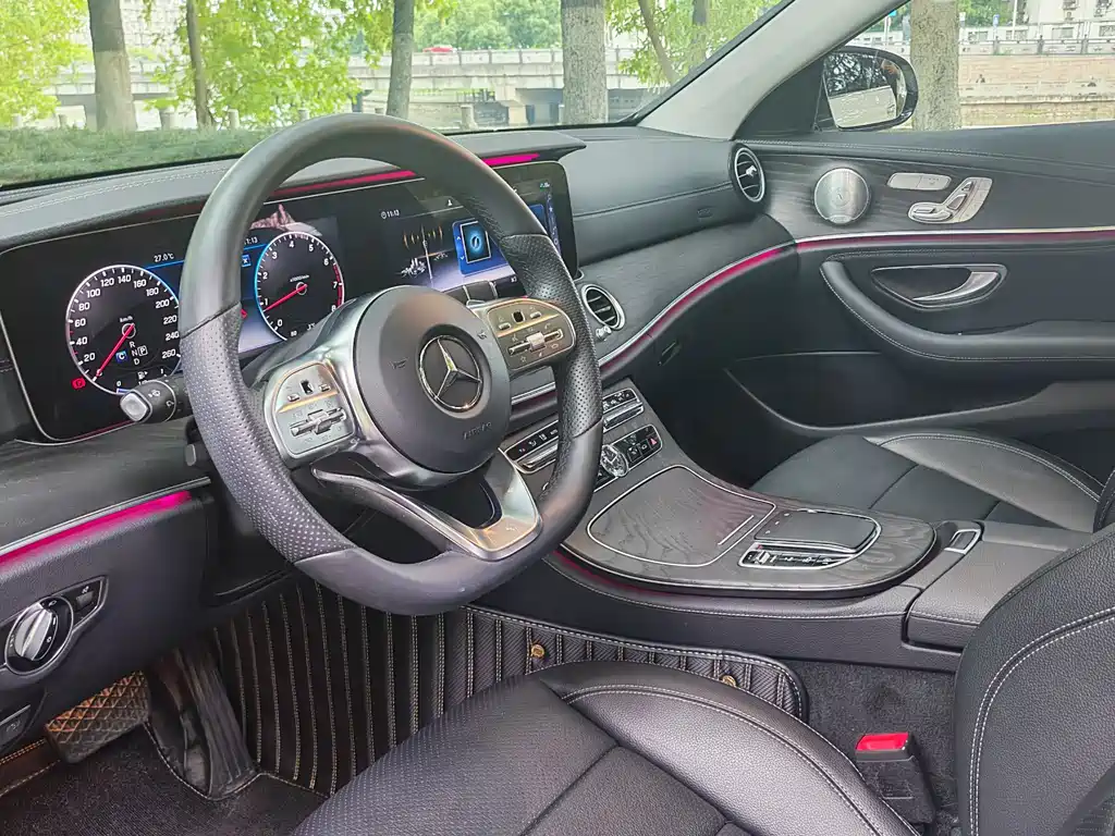 Mercedes-Benz E-Class 2019 — фото 13