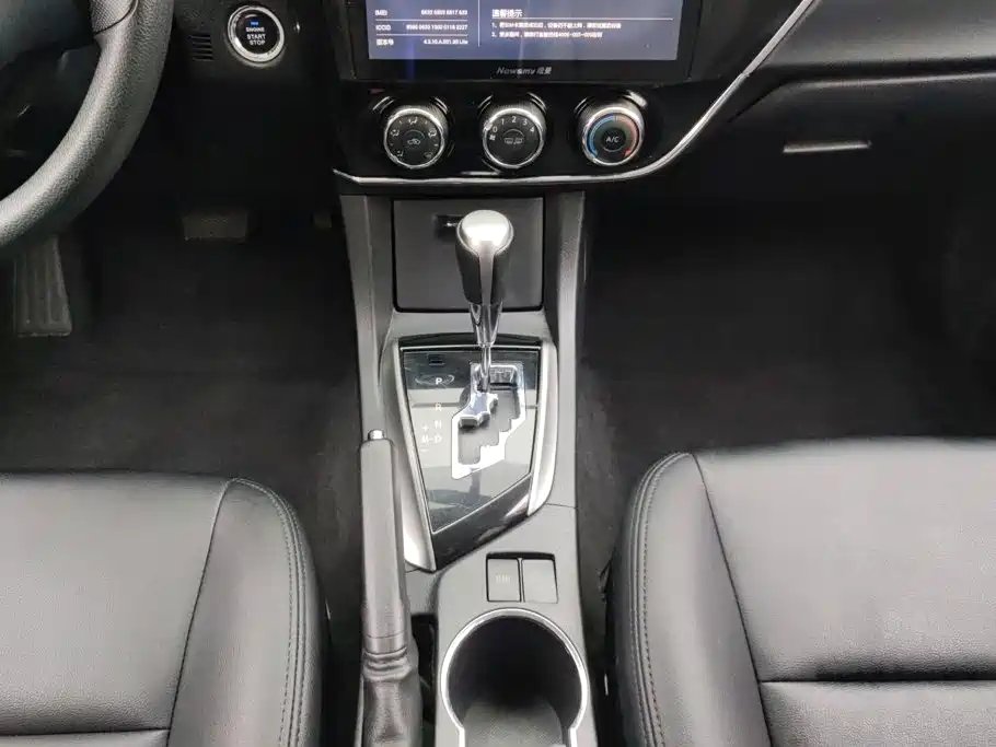Toyota Corolla 2016 — фото 16