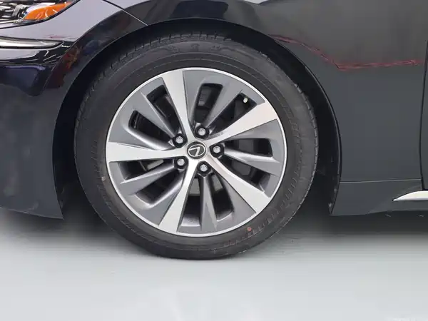 Lexus LS 2019