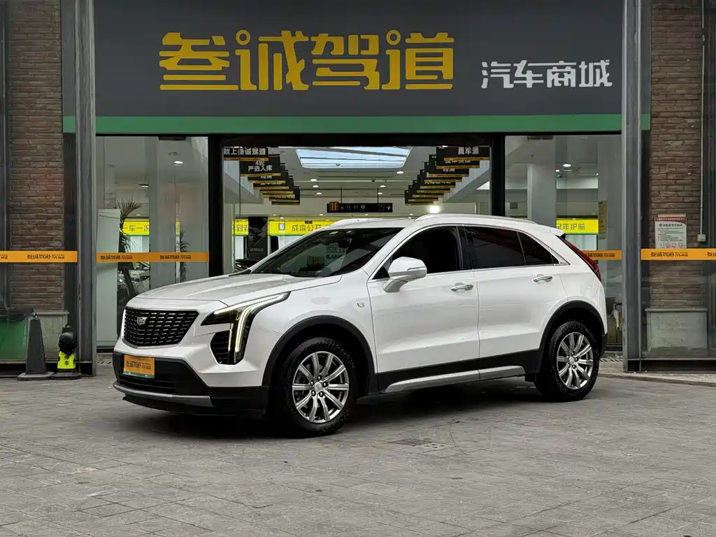 Cadillac XT4 2020 — фото 1