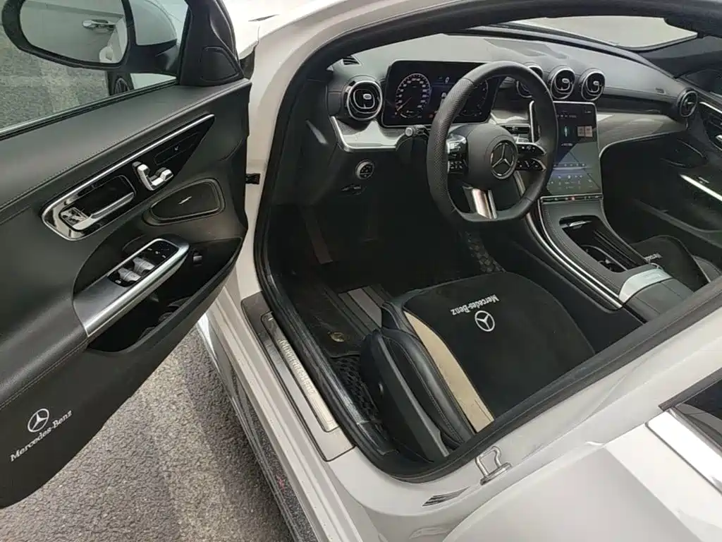 Mercedes-Benz C-Class 2023 — фото 16