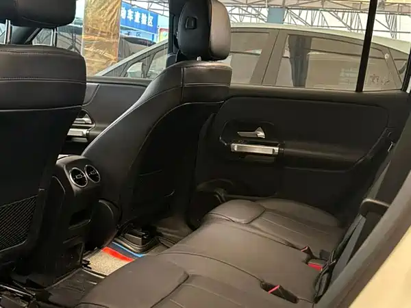 Mercedes-Benz GLB 2021