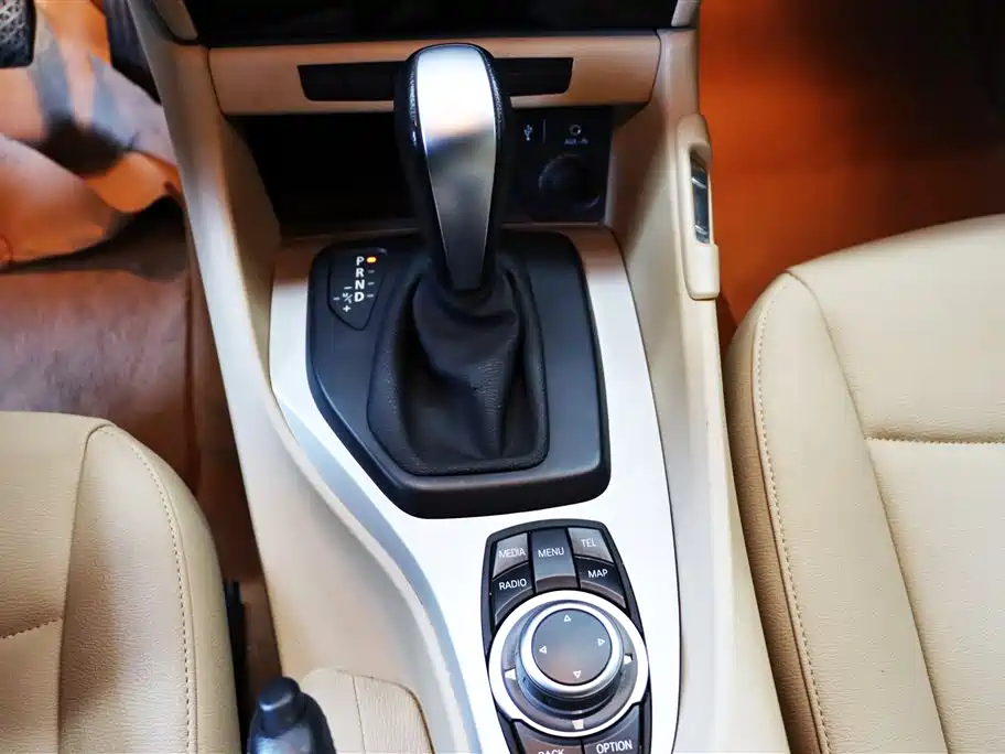 BMW X1 2012 — фото 12