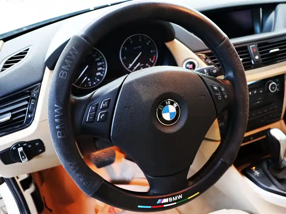 BMW X1 2012 — фото 11
