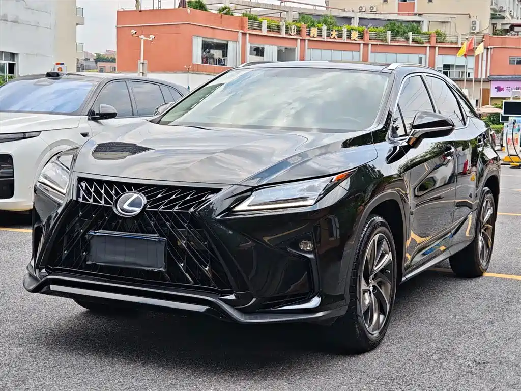 Lexus RX 2018 — фото 1