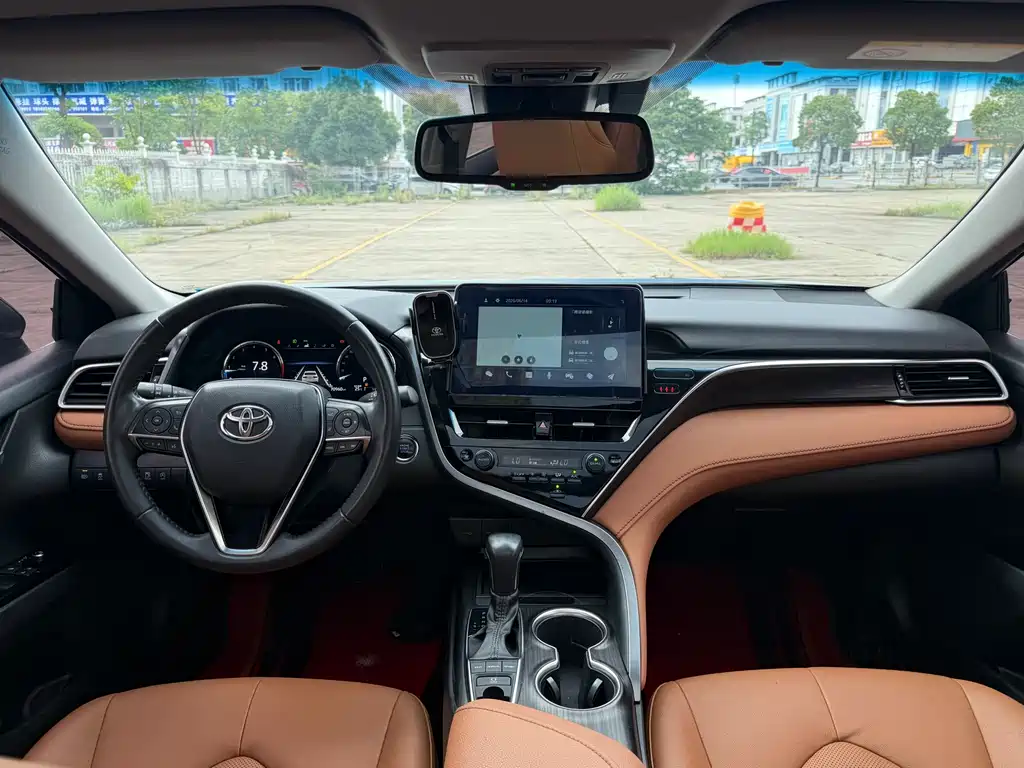 Toyota Camry 2021 — фото 15