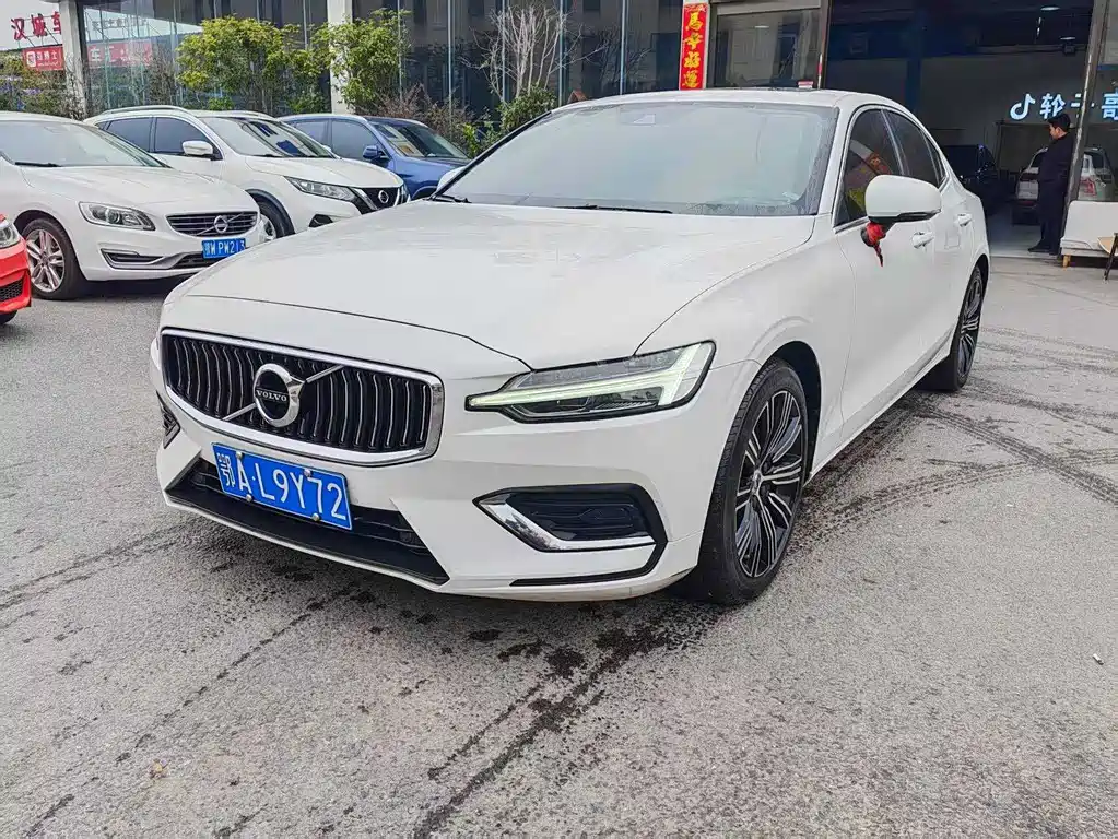 Volvo S60 2021