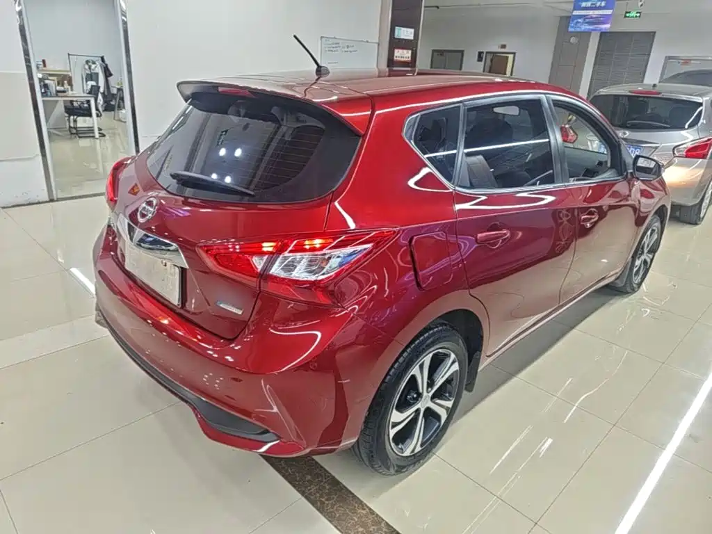 Nissan Tiida 2017 — фото 7