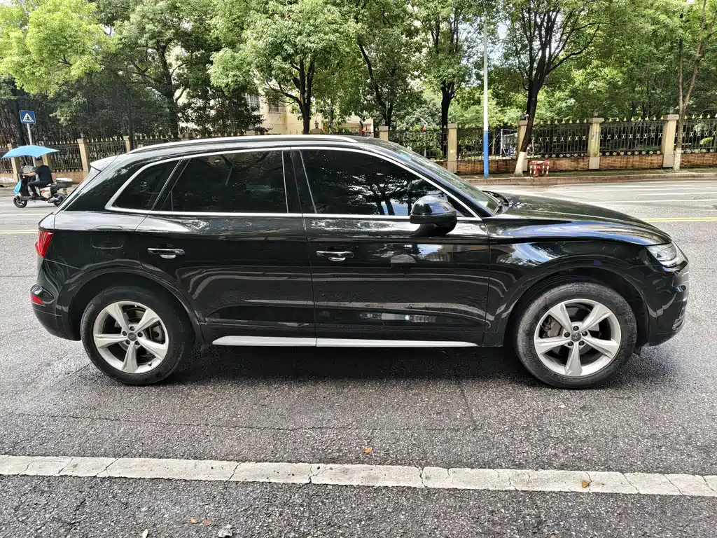 Audi Q5L 2019 — фото 4