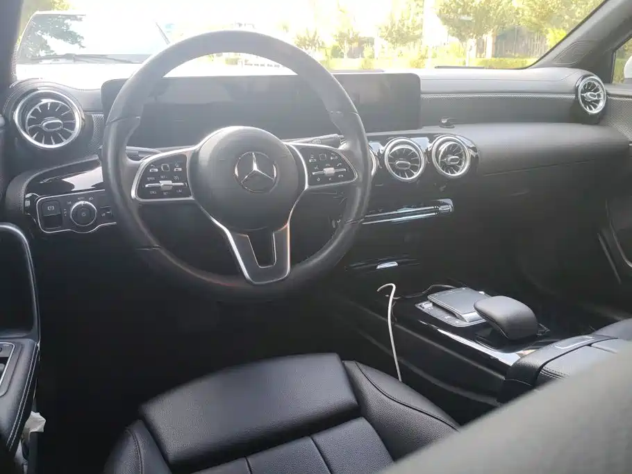 Mercedes-Benz A-Class 2023 — фото 12