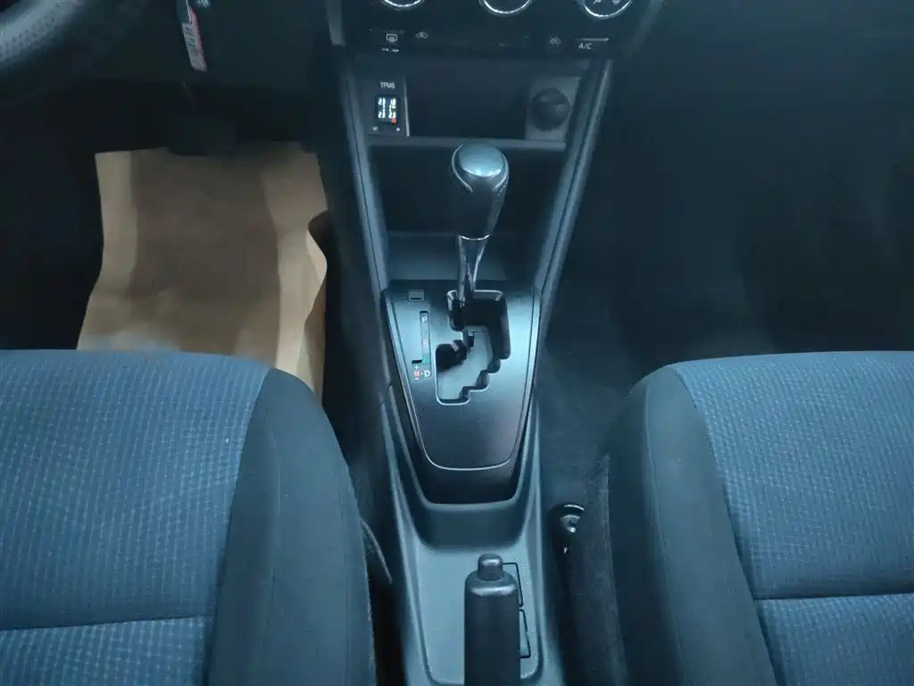 Toyota Yaris L 2019 — фото 10