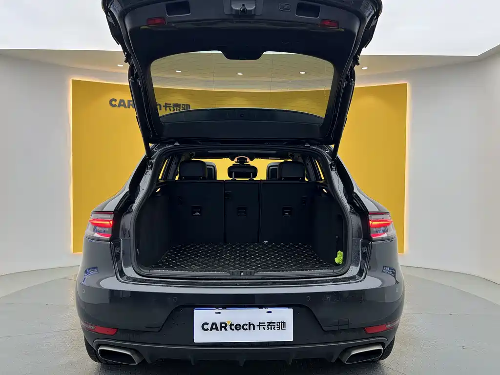 Porsche Macan 2019 — фото 26
